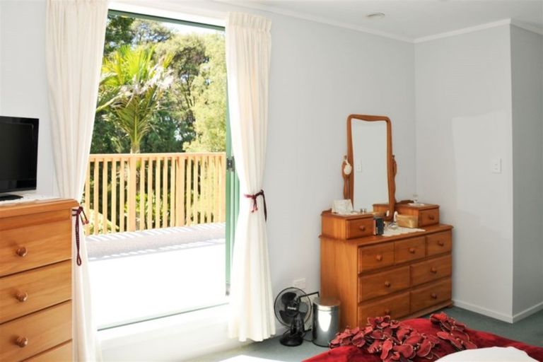 Photo of property in 36 Emlyn Place, Torbay, Auckland, 0630