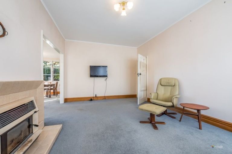 Photo of property in 15 Melvill Grove, Waterloo, Lower Hutt, 5011