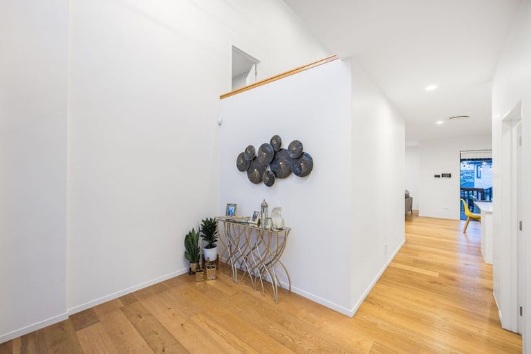 Photo of property in 37 Cavalli Road, Long Bay, Auckland, 0630