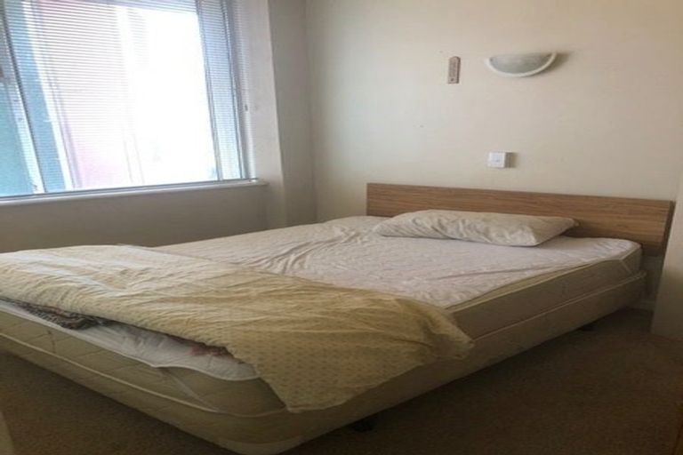 Photo of property in Terrace Tower Apartments, 5b/126 The Terrace, Wellington Central, Wellington, 6011