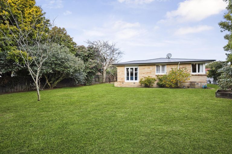 Photo of property in 15 Hampton Place, St Andrews, Hamilton, 3200