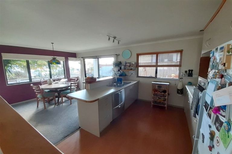 Photo of property in 49 Village Park Drive, Welcome Bay, Tauranga, 3112