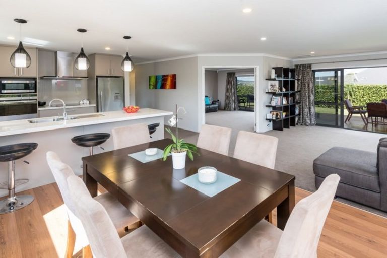 Photo of property in 8 William Andrew Road, Pukekohe, 2120