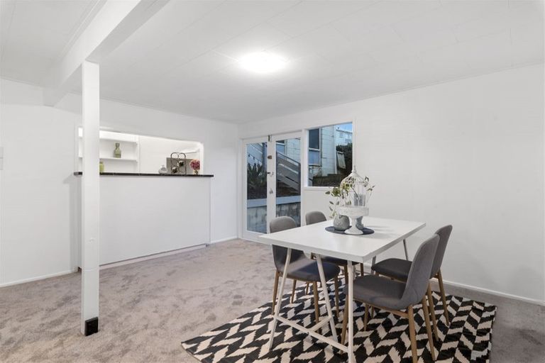 Photo of property in 40 Valley View Road, Glenfield, Auckland, 0629