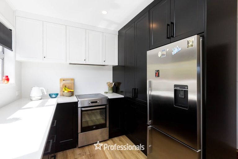 Photo of property in 96 Kamahi Street, Stokes Valley, Lower Hutt, 5019