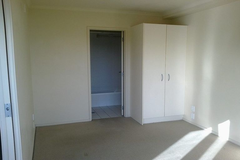Photo of property in The Rennaissance, 2d/18 Ronwood Avenue, Manukau, Auckland, 2104