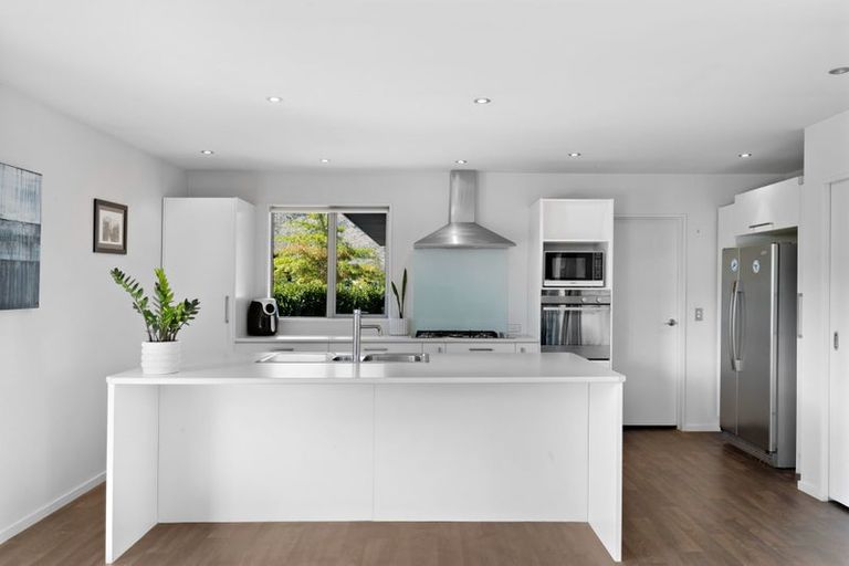 Photo of property in 5 Nerin Square, Lake Hayes, Queenstown, 9304