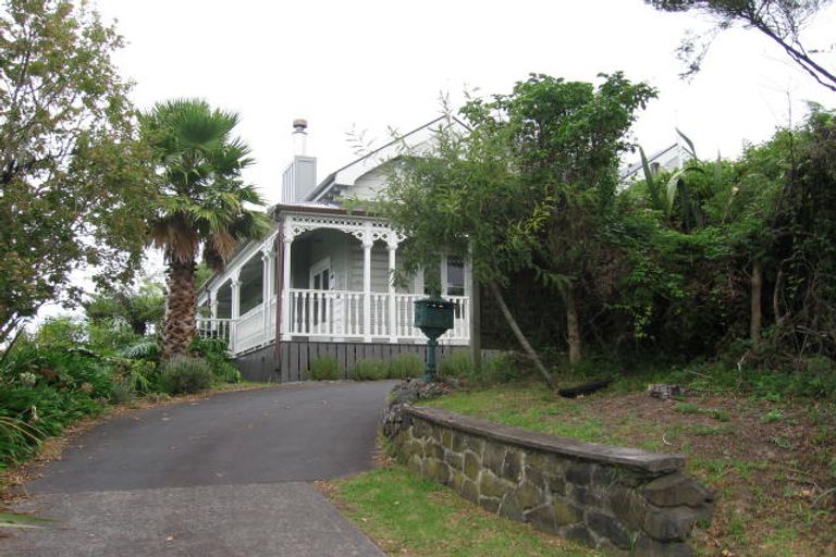 Photo of property in 97 Tanekaha Road, Titirangi, Auckland, 0604