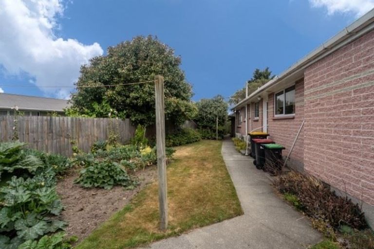 Photo of property in 214 Yaldhurst Road, Avonhead, Christchurch, 8042