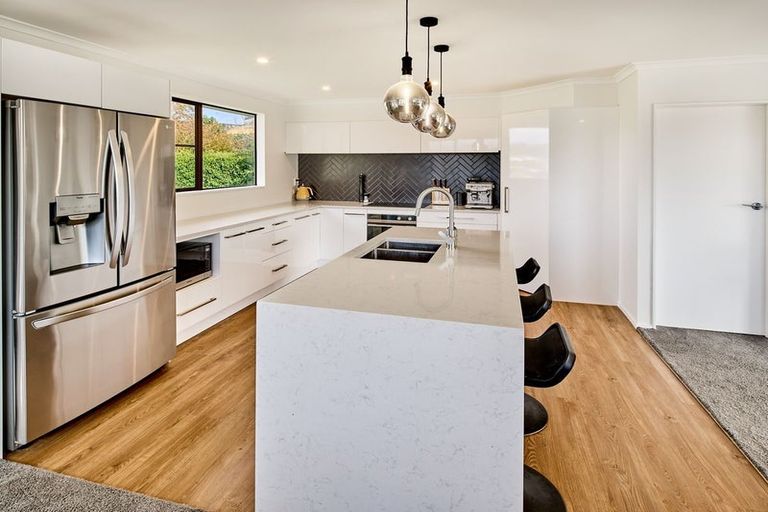 Photo of property in 9 The Sounding, Whitby, Porirua, 5024