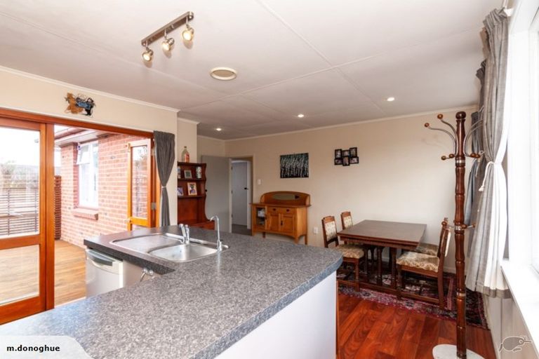 Photo of property in 2a Montrose Place, Takaro, Palmerston North, 4412