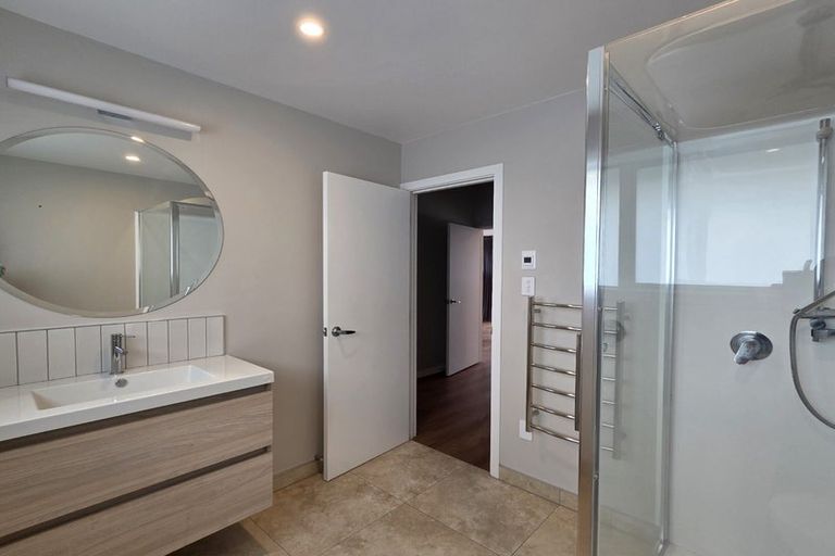 Photo of property in 2/3 Esher Place, Saint Martins, Christchurch, 8022