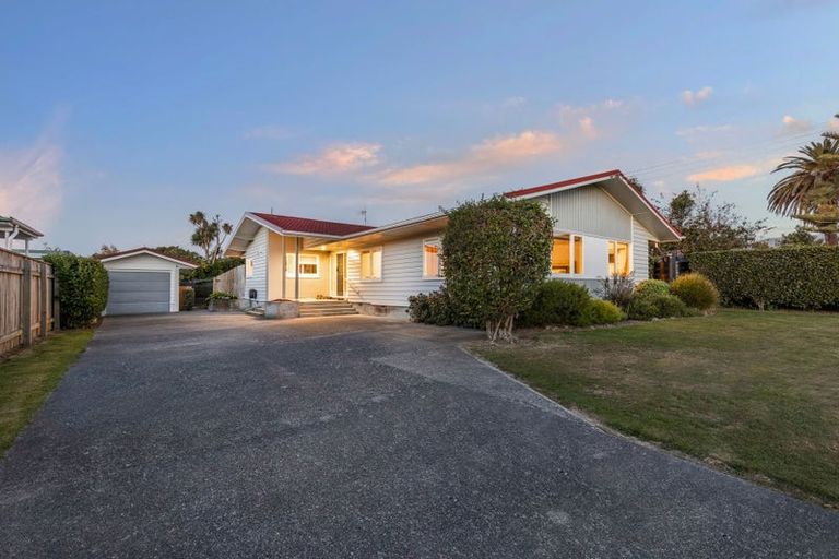 Photo of property in 397 Te Moana Road, Waikanae, 5036