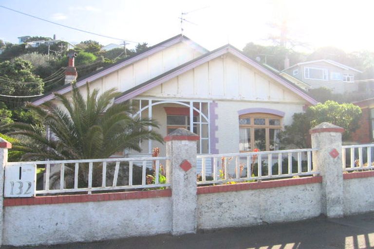 Photo of property in 132 Queens Drive, Lyall Bay, Wellington, 6022