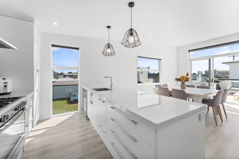 Photo of property in 22a Karewa Parade, Papamoa Beach, Papamoa, 3118