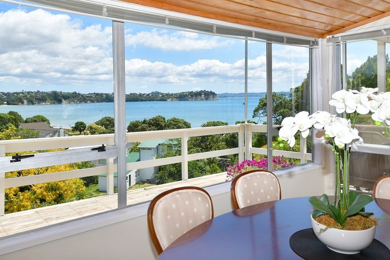 Photo of property in 20a Tindalls Bay Road, Tindalls Beach, Whangaparaoa, 0930