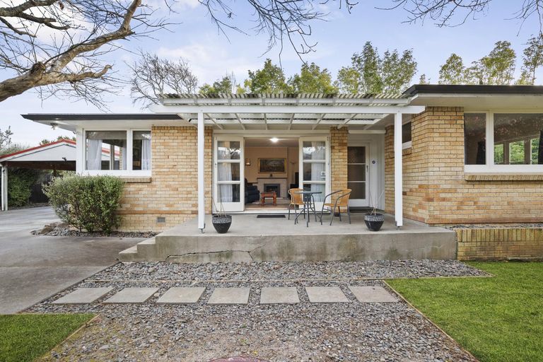 Photo of property in 15 Hampton Place, St Andrews, Hamilton, 3200