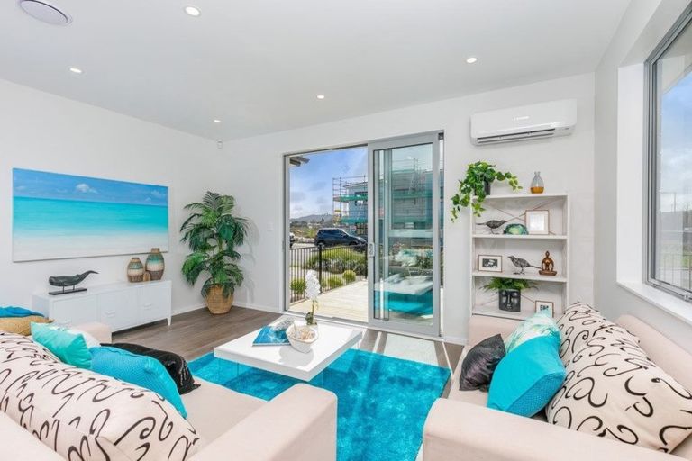 Photo of property in 42 Schoolside Road, Kumeu, 0810