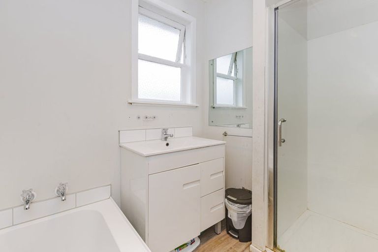 Photo of property in 3 Corsair Crescent, Mangere, Auckland, 2022