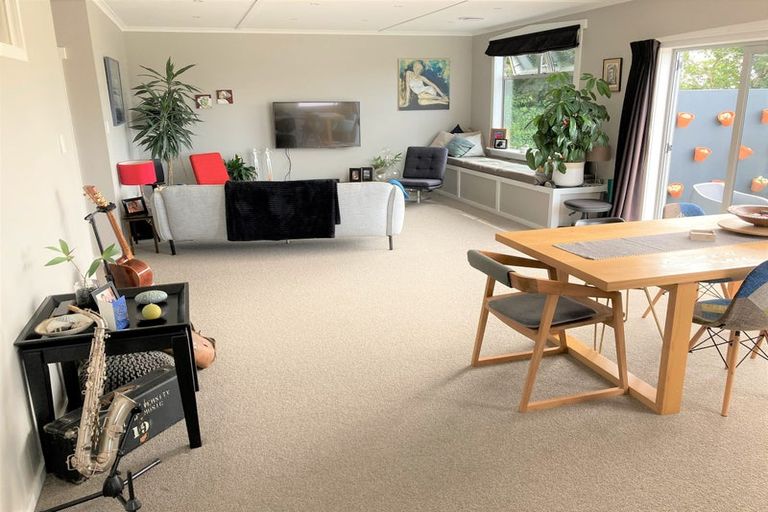 Photo of property in 7 Burns Street, Westown, New Plymouth, 4310