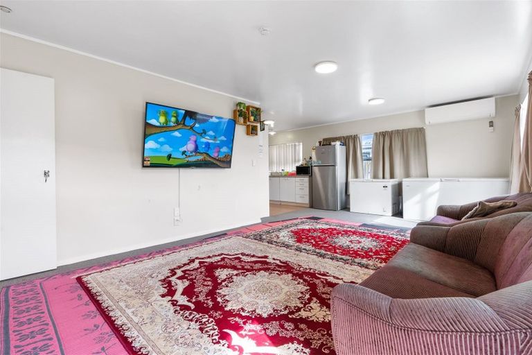 Photo of property in 127 Shifnal Drive, Randwick Park, Auckland, 2105