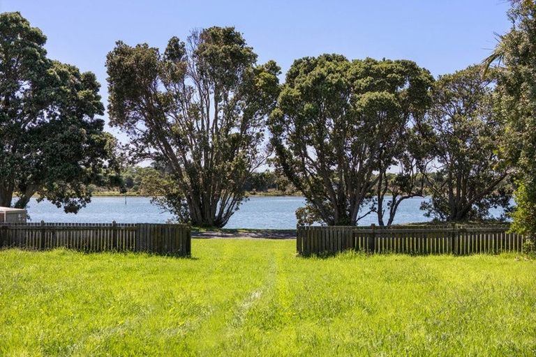 Photo of property in 7 Waione Avenue, Athenree, Waihi Beach, 3177