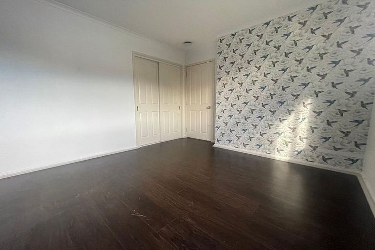 Photo of property in 3 Dainton Place, New Lynn, Auckland, 0600