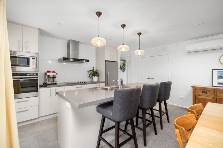 Photo of property in 117 Awataha Crescent, Pyes Pa, Tauranga, 3110