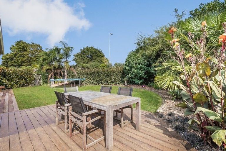 Photo of property in 1 Glencairn Place, Buckland, Pukekohe, 2677