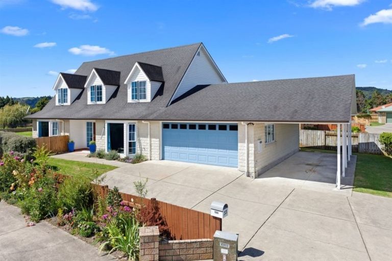 Photo of property in 33 Edgewater Grove, Whakatane, 3120