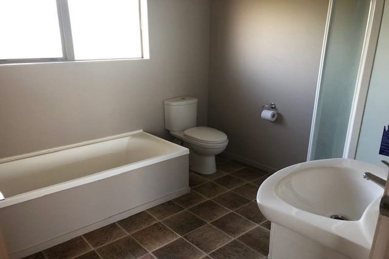 Photo of property in 23 Arohia Place, Snells Beach, 0920