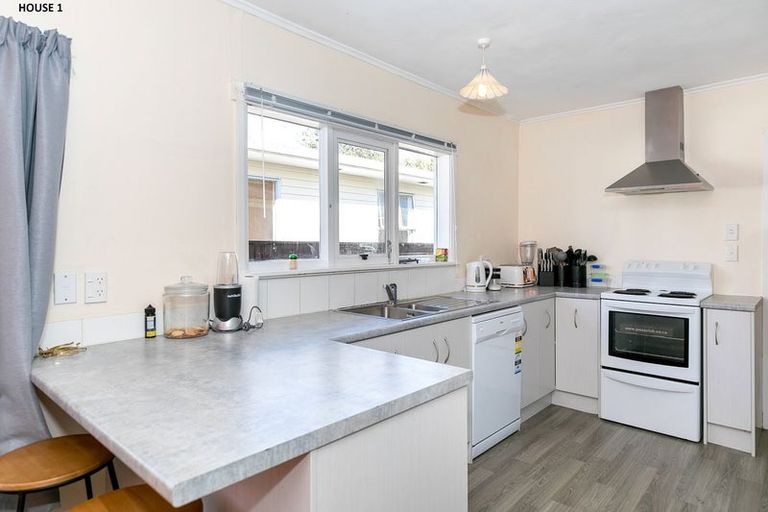 Photo of property in 1 Helena Road, Hillcrest, Hamilton, 3216