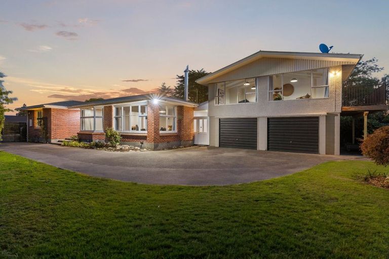 Photo of property in 30 Hadlow Place, Burnside, Christchurch, 8041