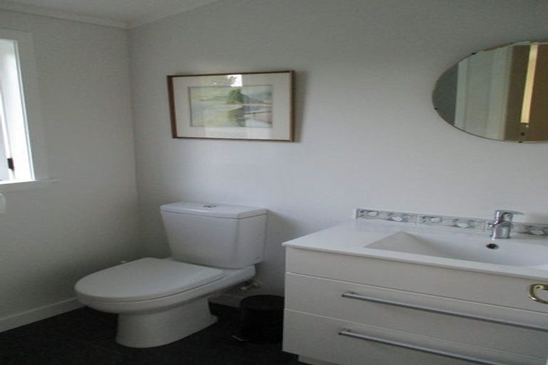 Photo of property in 36 Seabreeze Road, Narrow Neck, Auckland, 0624