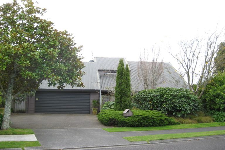 Photo of property in 2 Del Mar Place, Merrilands, New Plymouth, 4312