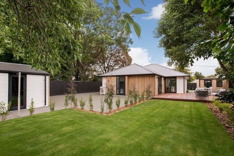 Photo of property in 35 Tui Street, Fendalton, Christchurch, 8041