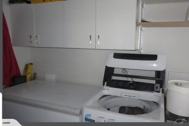 Photo of property in 32 Mervyn Kemp Drive, Tawa, Wellington, 5028