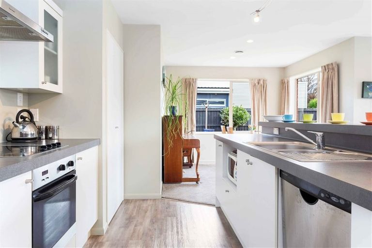 Photo of property in 4 Providence Place, Redwood, Christchurch, 8051