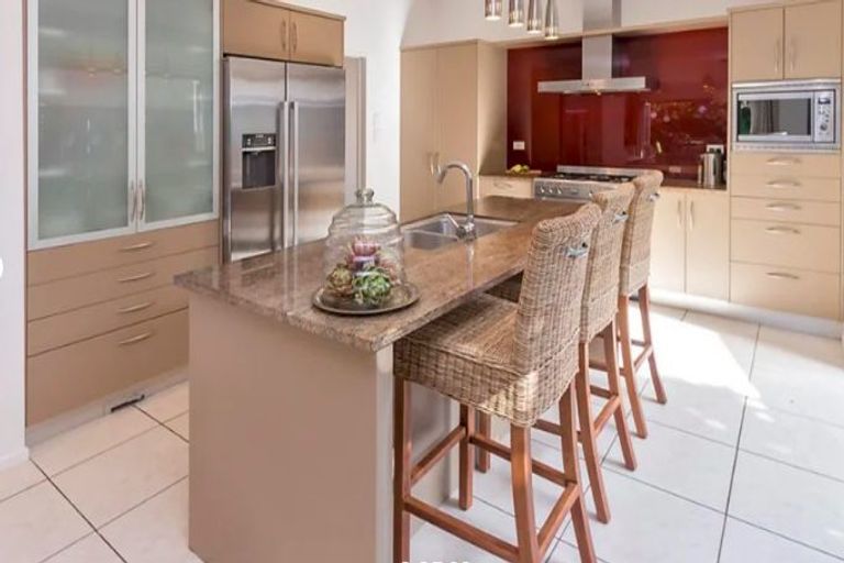 Photo of property in 1/58 Hattaway Avenue, Bucklands Beach, Auckland, 2012