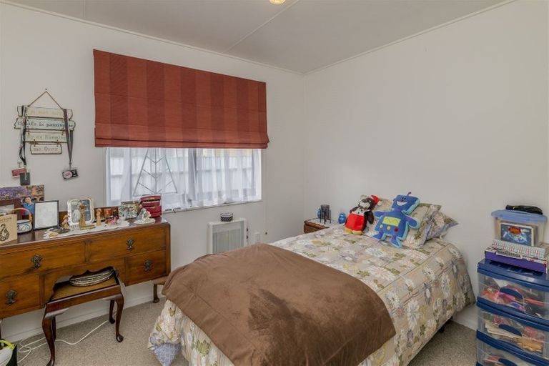 Photo of property in 6 Renata Road, Otaki, 5512