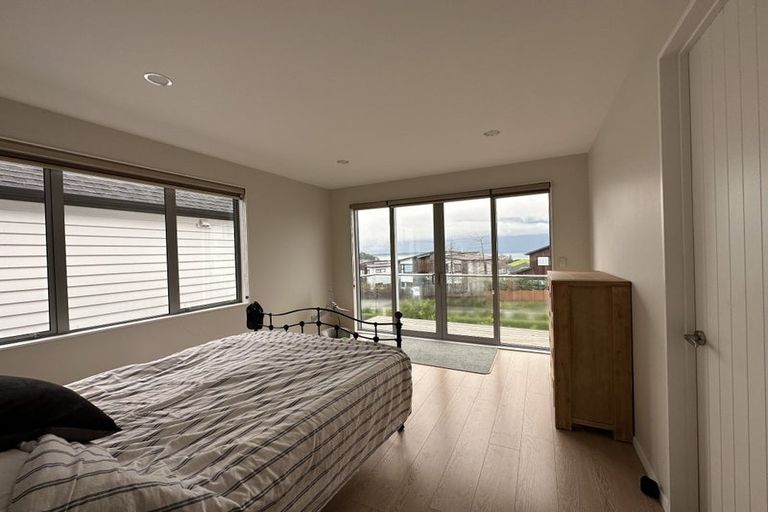 Photo of property in 10 Uranga Lane, Long Bay, Auckland, 0630