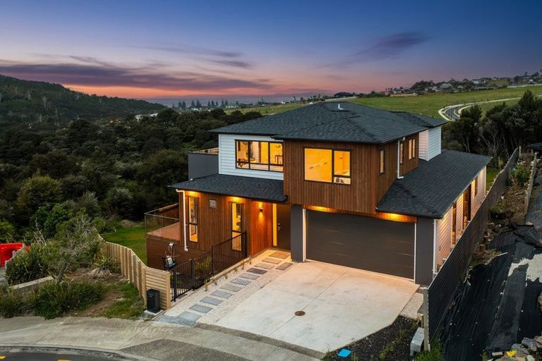 Photo of property in 14 Ringi Lane, Orewa, 0931