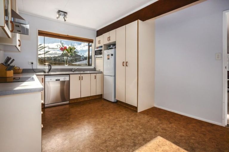 Photo of property in 71 Omapere Street, Whitby, Porirua, 5024