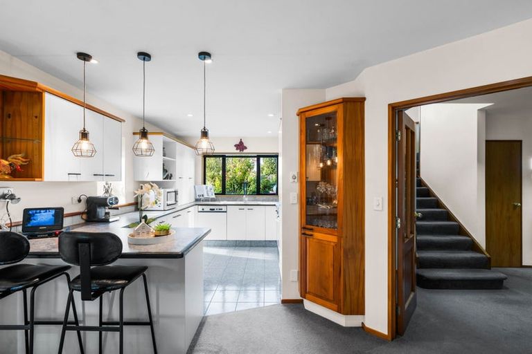 Photo of property in 140 Memorial Avenue, Burnside, Christchurch, 8053