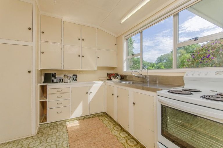 Photo of property in 25 Sullivan Avenue, Mangere Bridge, Auckland, 2022