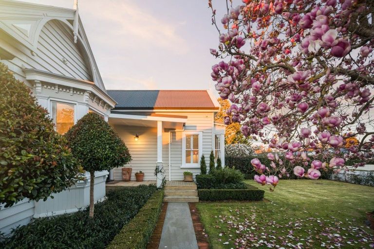 Photo of property in 152 Williams Street, Cambridge, 3434