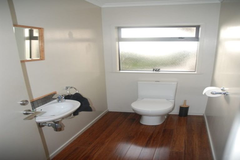 Photo of property in 45 Jonkers Road, Waitakere, Henderson, 0782