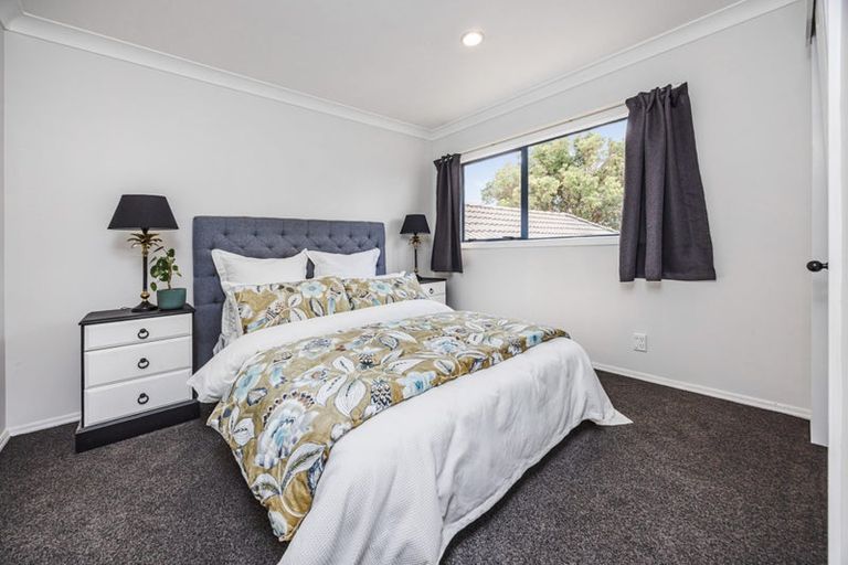 Photo of property in 62 Keywella Drive, Conifer Grove, Takanini, 2112