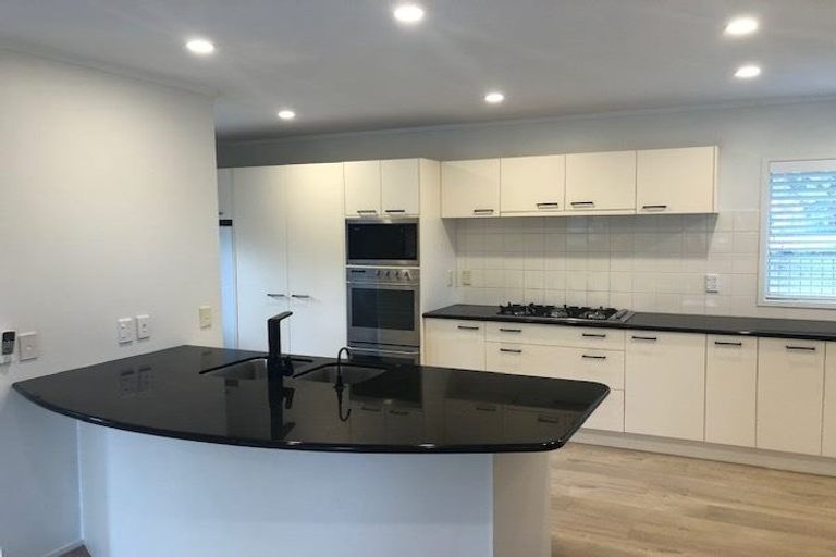 Photo of property in 10 Dodson Avenue, Milford, Auckland, 0620