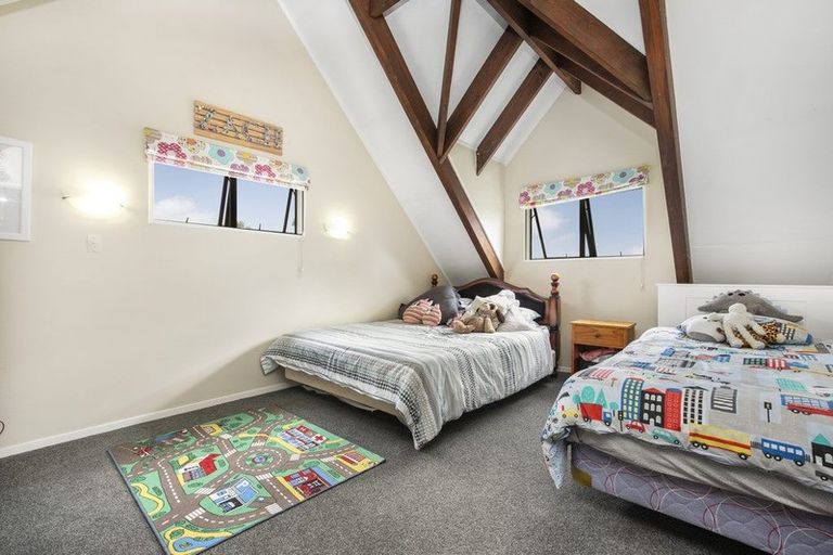 Photo of property in 14 Hadley Wood Drive, Wattle Downs, Auckland, 2103